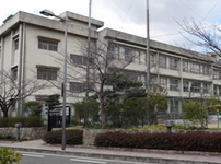 南桜塚小学校
